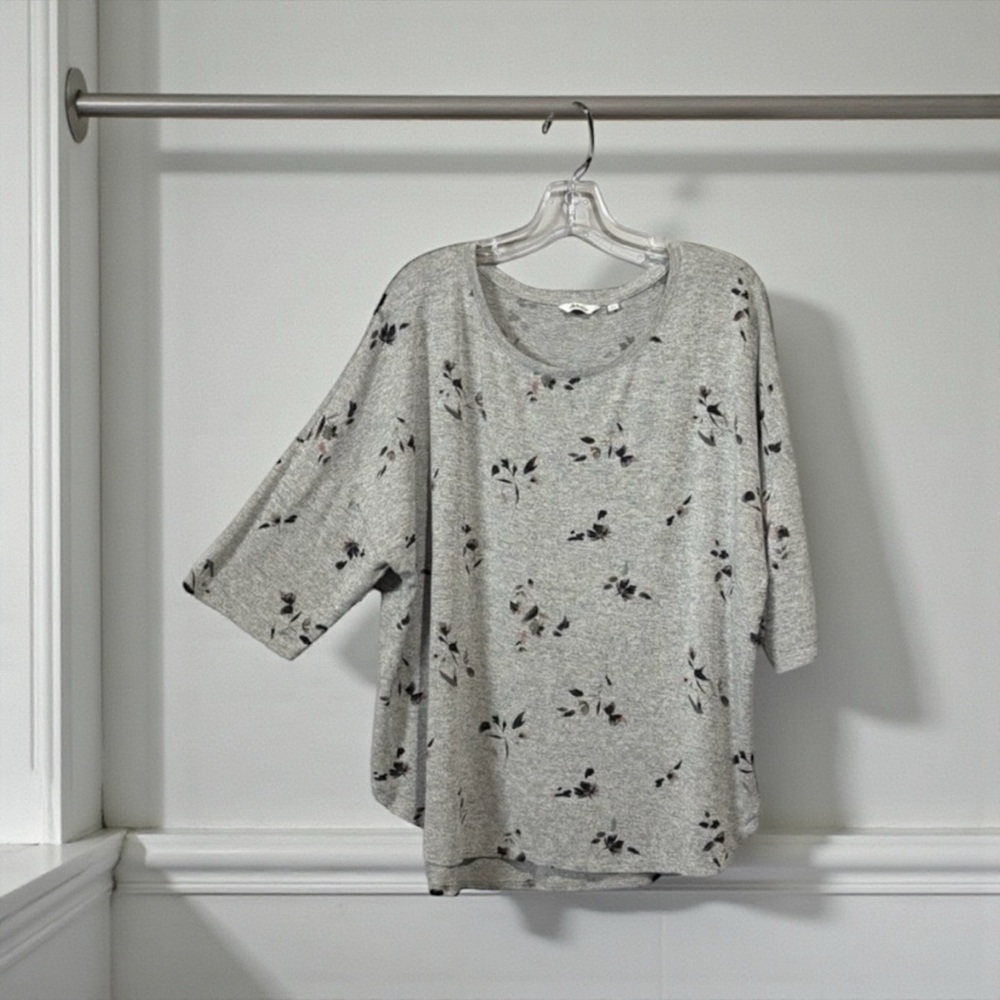 NWOT, Reitmans, Petite Plus Floral Grey Sweater, 2X 🧶